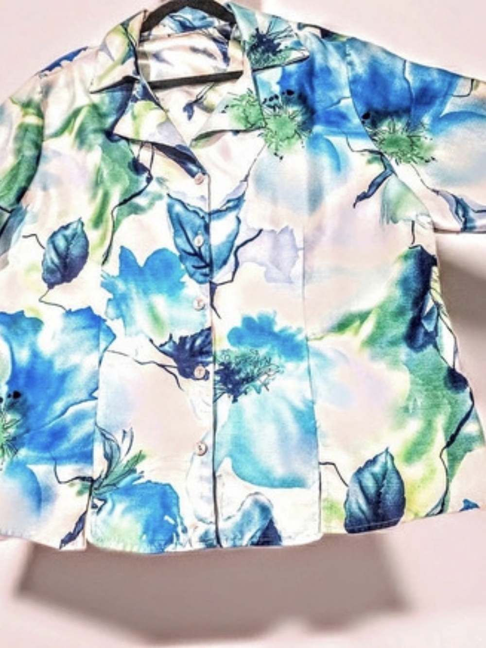 Chicos Floral Button-Down Shirt in Blue & White Like New
